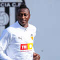 Umar Sadiq ya está en València: primer fichaje invernal del Valencia CF