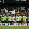 El Valencia CF vence al Athletic Club con goles de Santamaría y Hugo Duro