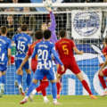 Valencia CF sufre pero rescata un punto ante el Alavés