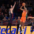 Valencia Basket vence al Kosner Baskonia