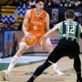Valencia Basket roza la prórroga en Badalona, pero cae ante el Joventut