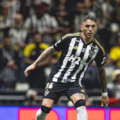 Renzo Saravia refuerza el lateral del Valencia CF