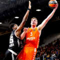 Valencia Basket gana en Euroliga con récord histórico de Nate Reuvers